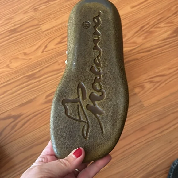 Sandals - Picture 2 of 3